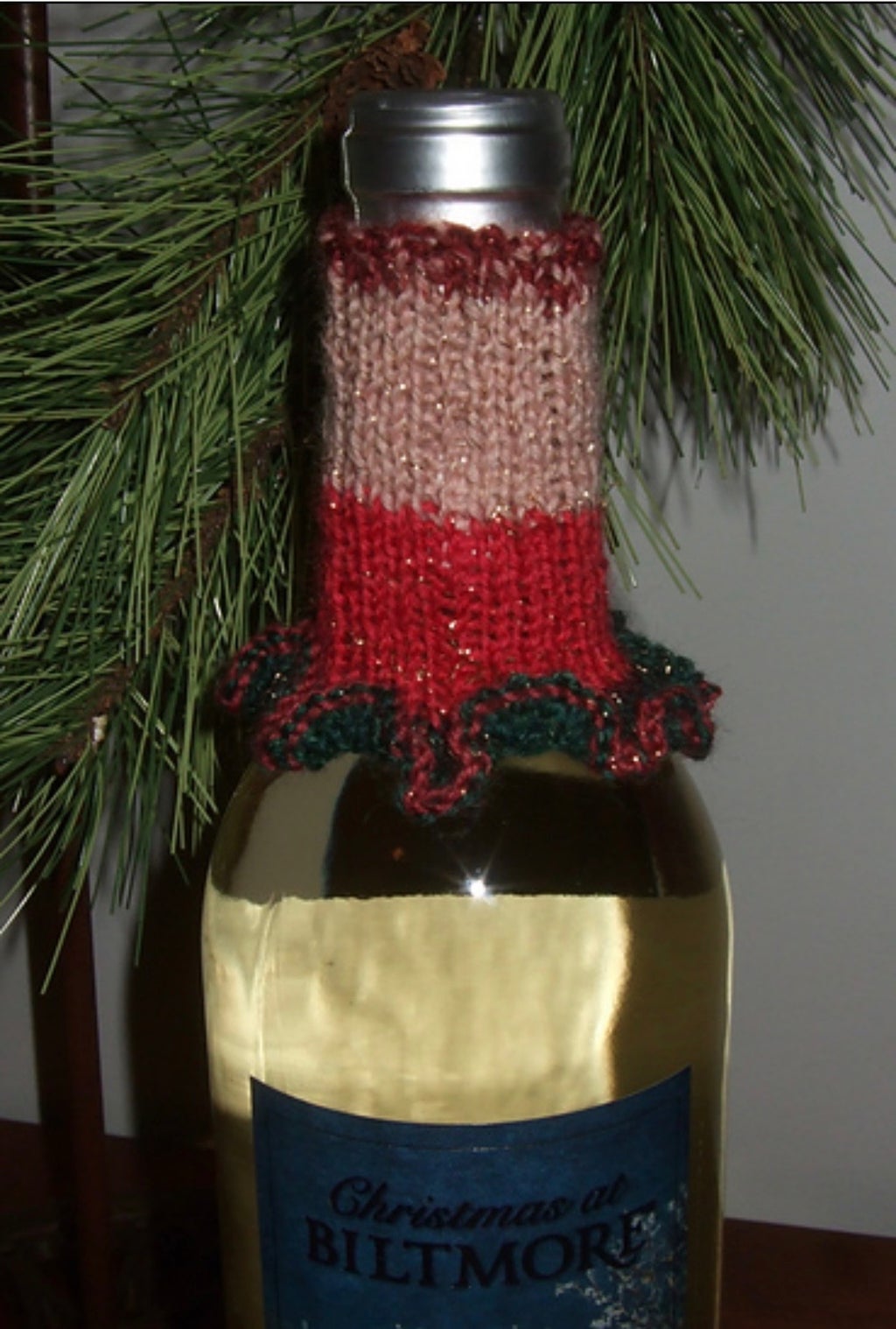 Ruffled Bottle Sleeve with Robin